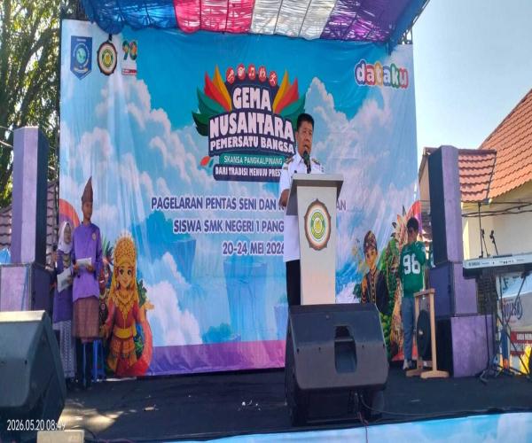 Gubernur Kep. Babel, Hidayat Arsani Hadiri Pagelaran Pentas Seni dan Kewirausahaan Siswa SMK N 1 Pangkalpinang