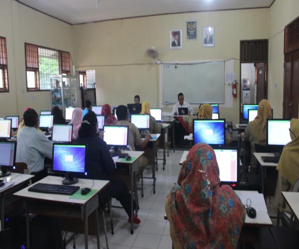 294 GURU, KEPALA SEKOLAH, DAN PENGAWAS SEKOLAH IKUT PRETEST ONLINE
