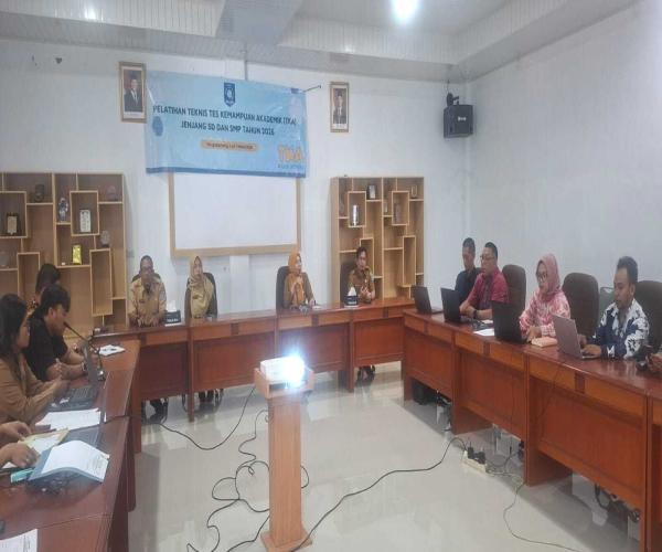 Sekretaris Dindik Babel Buka Pelatihan Tim Teknis Asesmen Nasional Jenjang SD dan SMP Tahun 2026