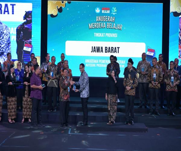 Pemerintah Provinsi Babel  Raih Anugerah Merdeka Belajar