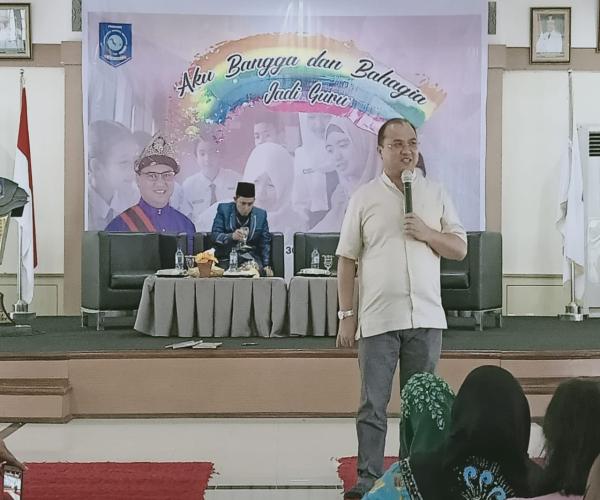 Keberhasilan Pendidikan dipengaruhi Sistem Pengajaran di Rumah dan Sekolah