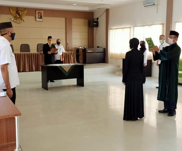 Kadis Pendidikan Babel Lantik 1 Kepsek SMK 