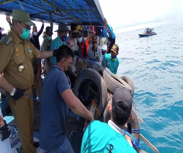 Gubernur Babel Turunkan Rumpon, Tepat diposisi Karang Kapal Utara Pulau Semujur